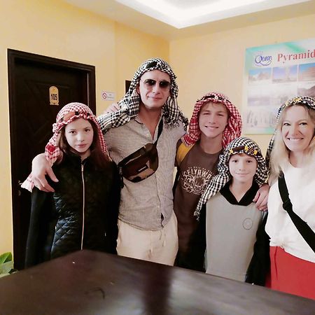 Kafret el-Gabal Queen Pyramids View Inn מראה חיצוני תמונה